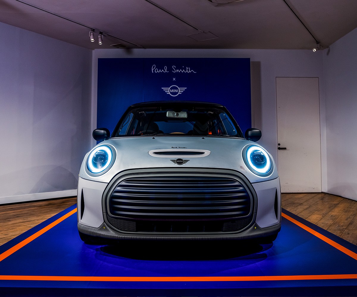 MINI STRIP at the event site